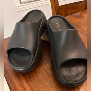 CAiLIA Black Slide Sandals